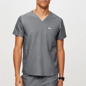 Figs Chisec Three-Pocket Scrub Top Men’s Large Graphite